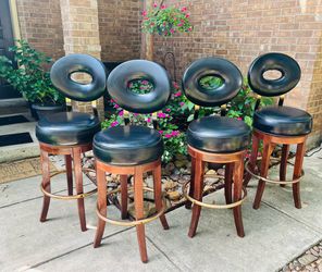 Indoor/outdoor heavy duty swivel bar stools