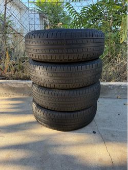 Set of 4 Starfire 225/75R15 Tires