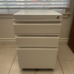 Locking Three Drawer Rolling Filing Cabinet
