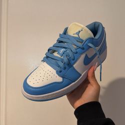Jordan 1 UNC 