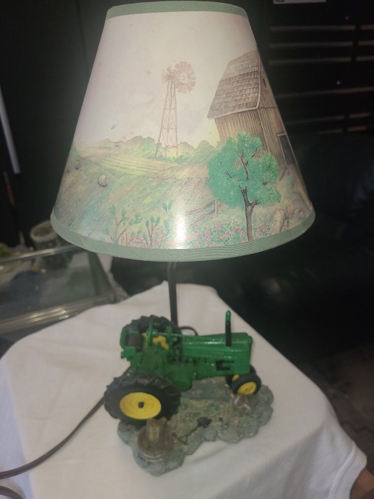 John Deere Lamp Tractor Vintage