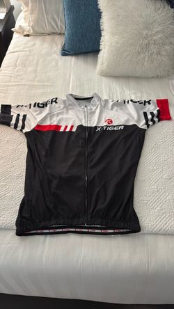 Tiger & Moxilyn Cycling Outfits in red, black & white. Men’s Large