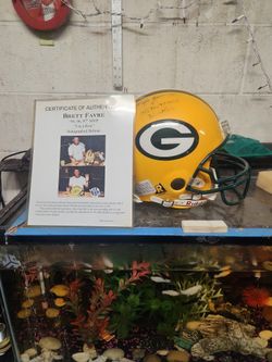 Signed Helmet Brett Favre