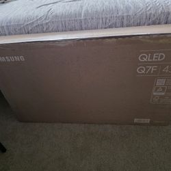 43" Samsung AI TV