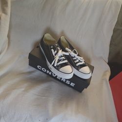 New Converse Size 9