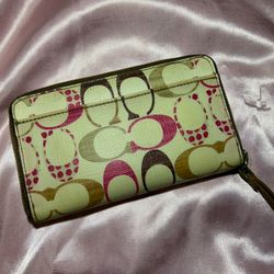 Small Vintage Coach Wallet
