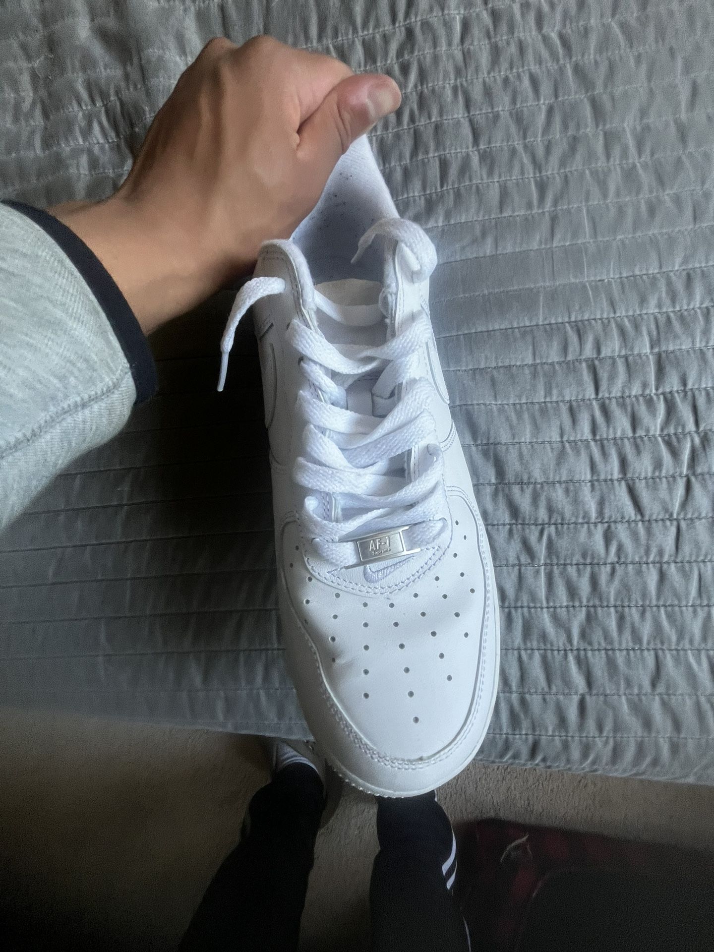 white supreme af1 size 10