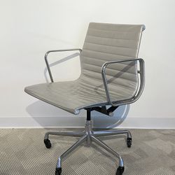 Authentic Eames Aluminum Group Manager Chair