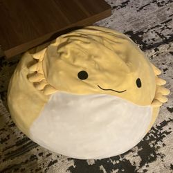 squish-mallow, Jumbo yellow axolotl