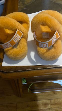 Uggs Slippers 