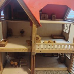 Kids Wooded Dollhouse 