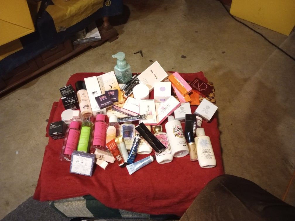 Brand New High-end Women's Makeup Beauty Products