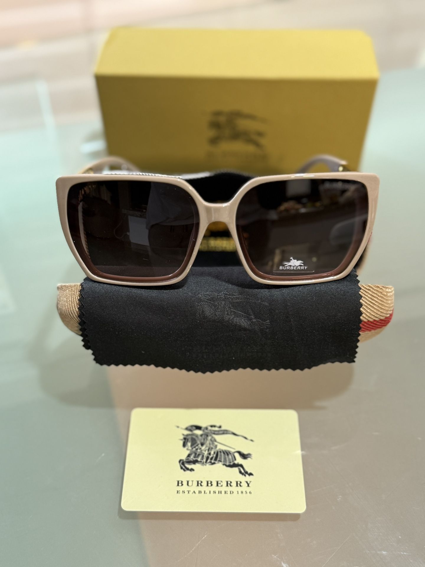 Burberry Sunglasses 