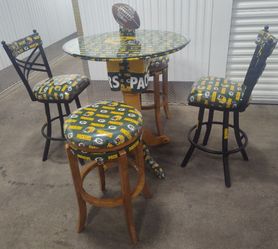 OR BEST OFFER!

AWESOME! GREEN BAY PACKERS PEDESTAL TABLE + 4 SWIVEL STOOLS & CUSTOM FOOTBALL

