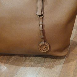 Michael Kors Handbag!  In Super Great Condition!