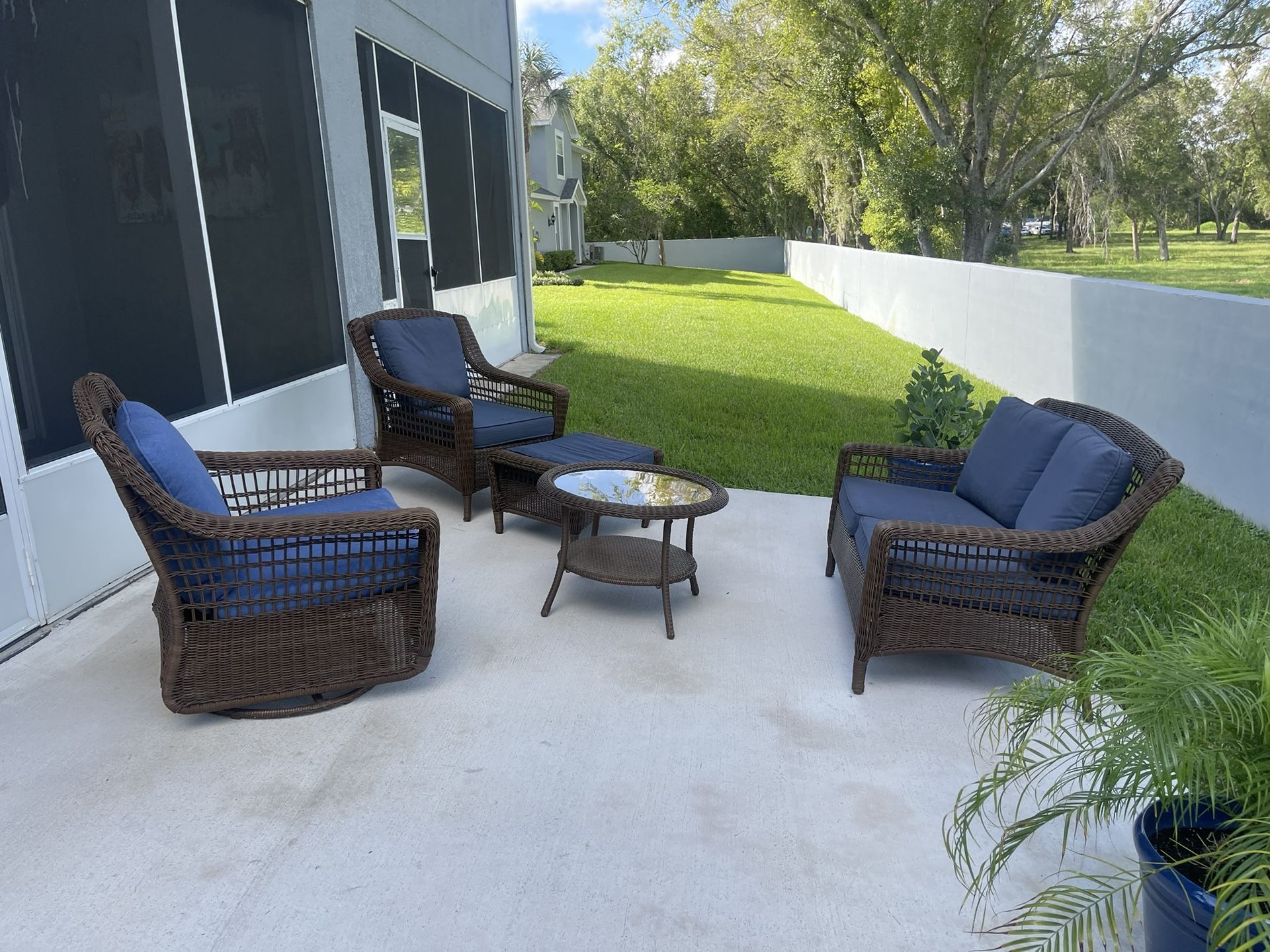 Patio Furniture 5 Pc Set Hampton bay