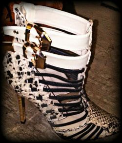 4" snake-skin high-heels Size 7