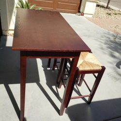High Table W/1 Bar Stool Excellent Condition 