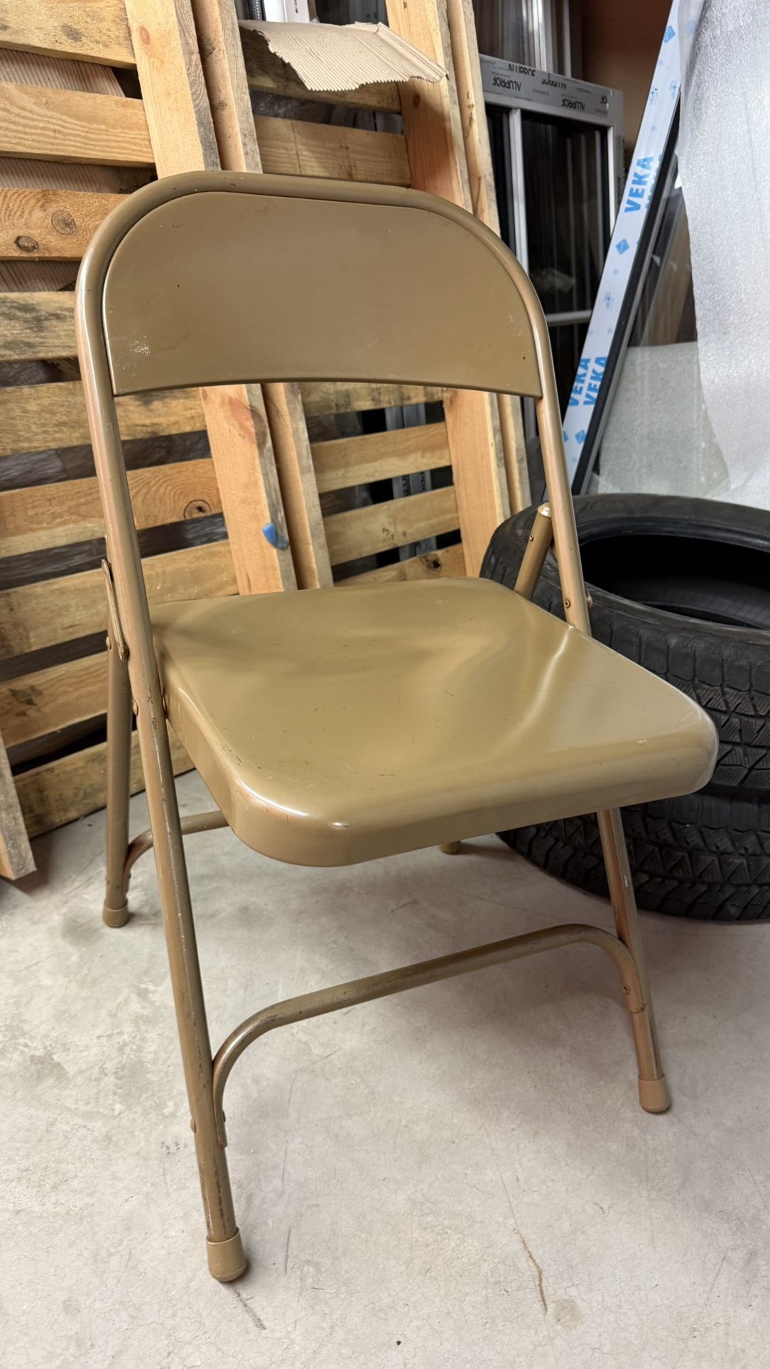 Metal Folding Chairs – Set of 8 – Sturdy