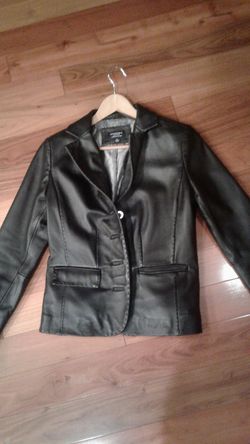 Sonoma lady's leather jacket size Small