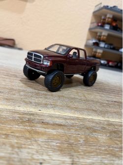 Custom 1/27 Scale 2002 Dodge Ram 1500/2500.