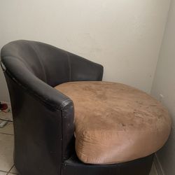 Rounded Chair 