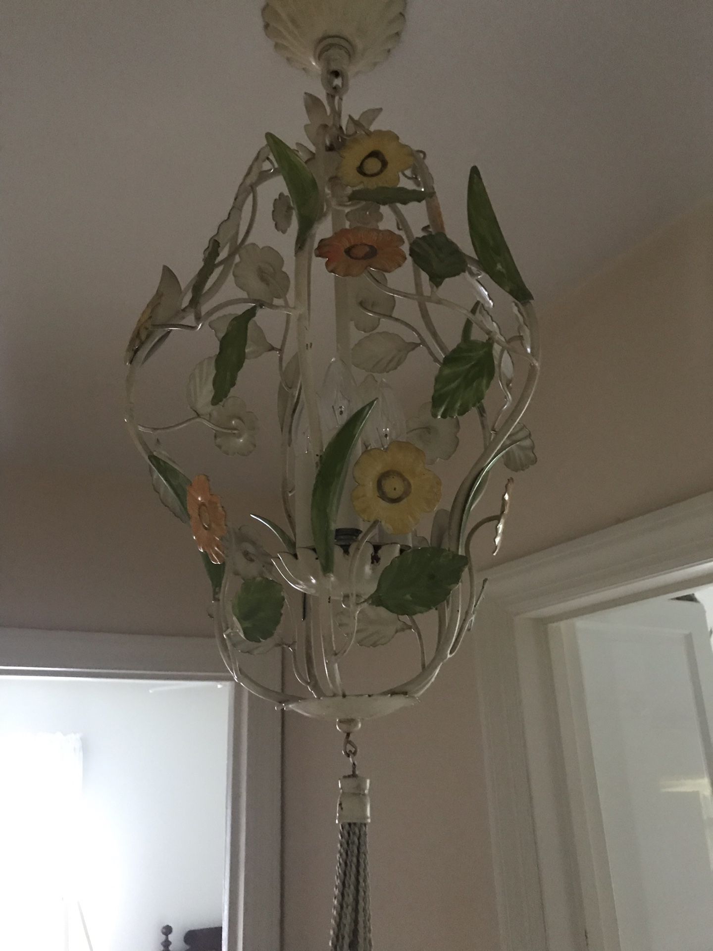 Beautiful 3 light chandelier