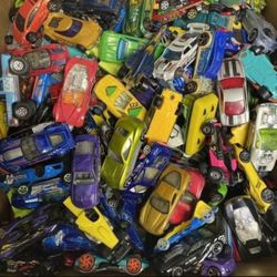 Hot Wheels 40 Cars Mixed Vehicles Matchbox Mattel Maisto