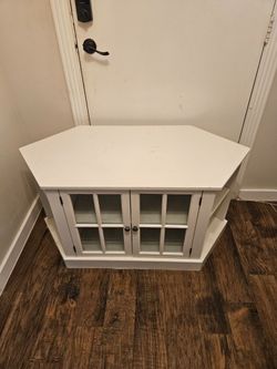 Corner console