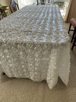 White 3D Floral Tablecloth Rectangular