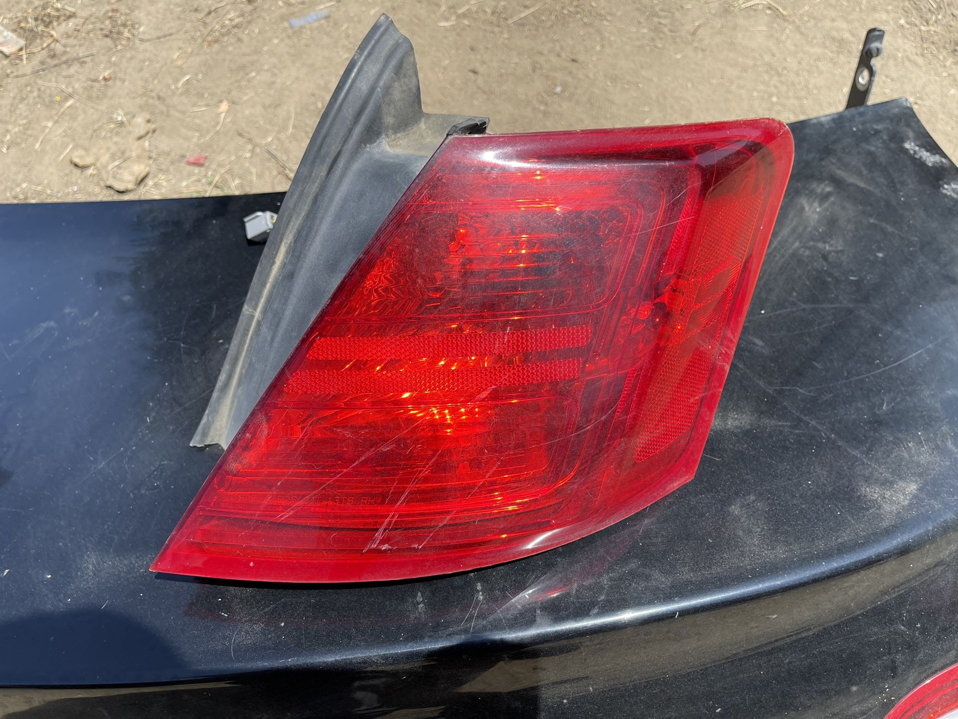 2011-2019  Ford Taurus Tail Lights With Bulbs And Harness