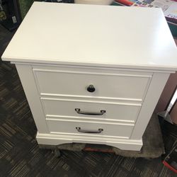 White Night Stand With Power Sockets And Usb   Ports