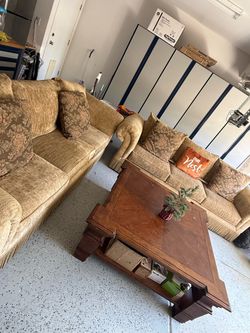 Traditional Sofa Set