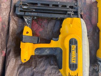 DeWalt finish nailer
