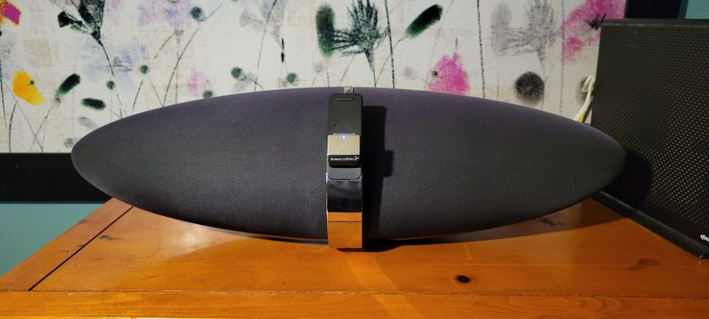 Bowers & Wilkins Speaker