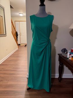 Beautiful ladies dress new with tags size XL/pBeautiful￼ ladies dress new with tags size XL/P’ 18