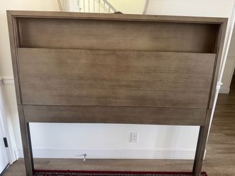 Clean bed frame with box spring