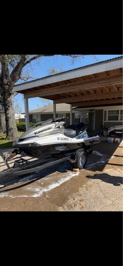 2011 Kawasaki Ultra 260 LX – 110 Hours – 260HP Supercharged