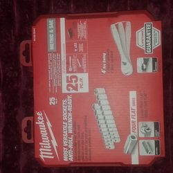 Milwaukee 25pc Versatile Socket Set — $85