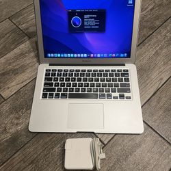 MacBook Air 2017 13” Laptop With Charger