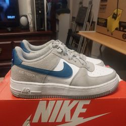 Used  Nike  Air  Force  1