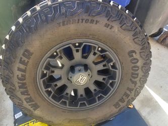 Xd rims 305 70 18 new tires