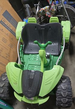 Green car toy