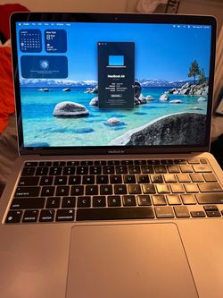 2020 MacBook Air M1 13-inch 512GB SSD 8GB RAM