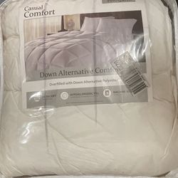 Queen comforter (New)