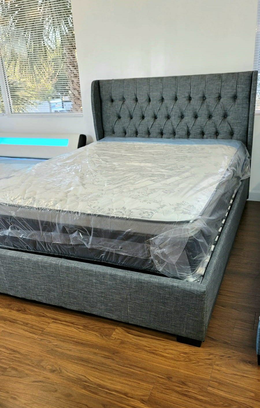 NEW QUEEN PILLOW TOP MATTRESS AND BOX SPRING_2PC 😊 Available in FULL or KING size 👌
