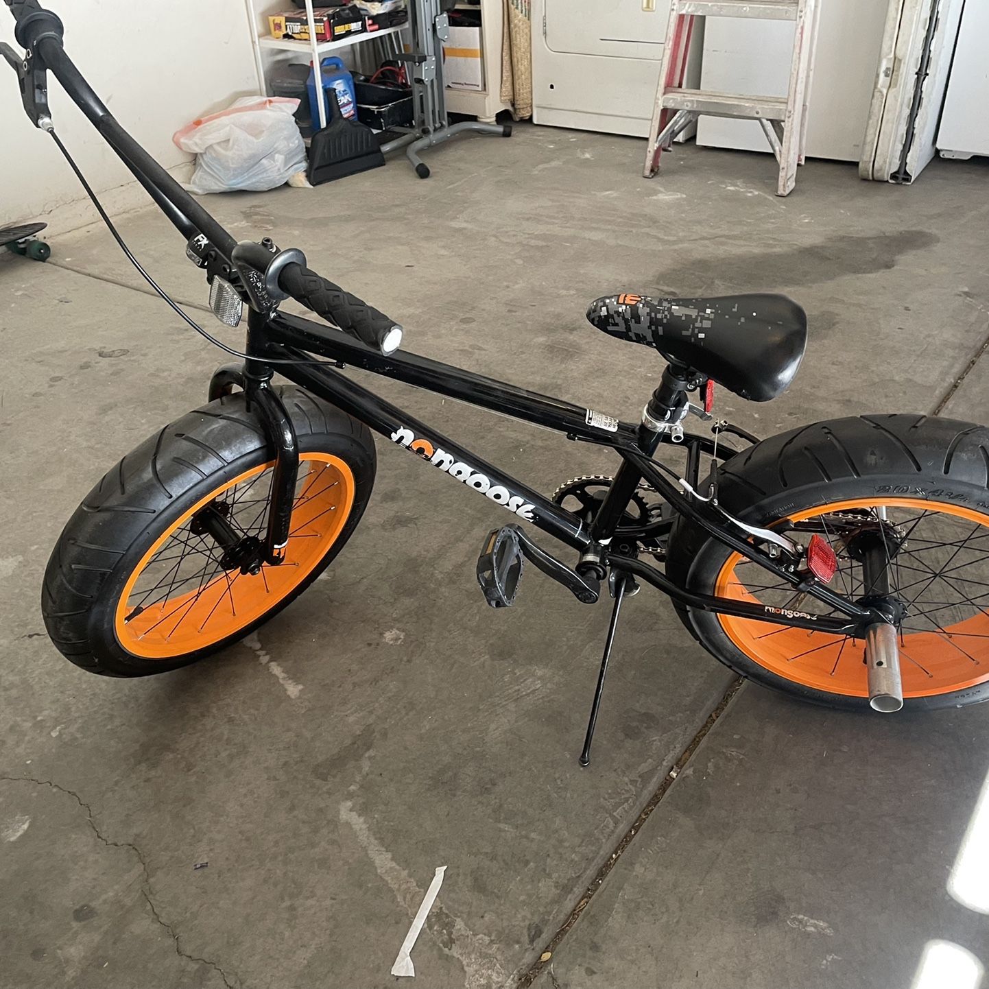Mongoose menace outlet fat tire bike