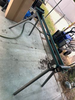 Saw stand