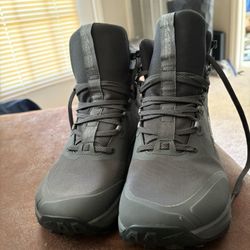 ALTRA PEAK MIDs SZ 9 WTR PROOF