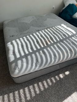 Like new, barely used king size bed